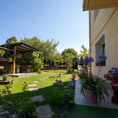Apartment Apartmani Sabina *