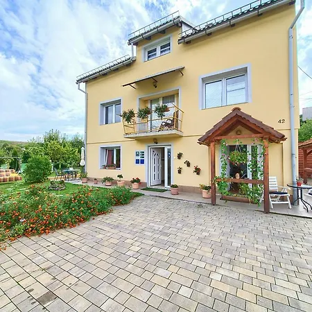 Apartment Apartmani Sabina *