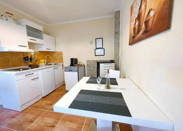 Apartment Apartmani Sabina *